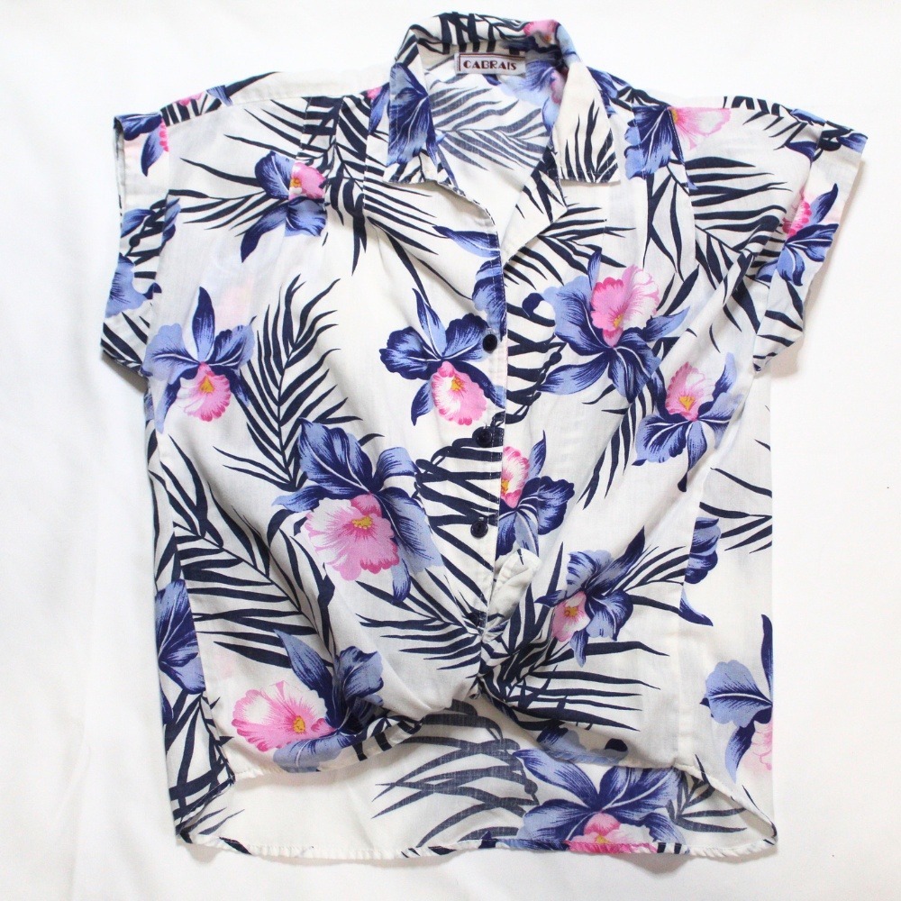 Vintage Cabrais 80s women's button up collared Hawaiian short sleeve classic